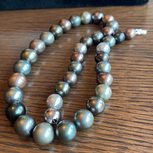 Tahitian pearl necklace - Picture 3 of 5